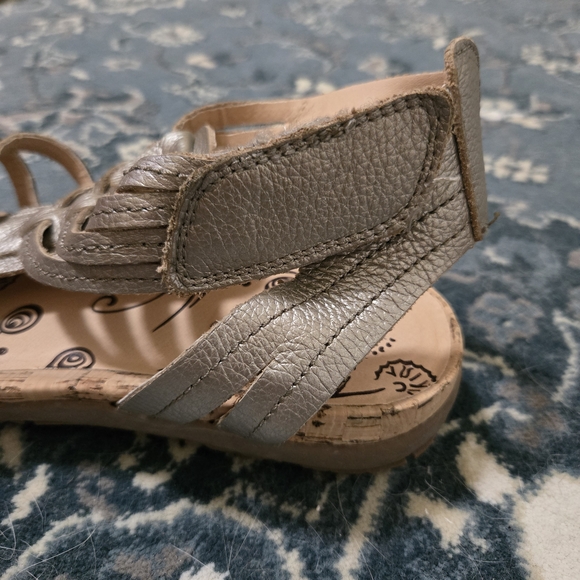 Elegant Metallic Sandals for Women - Picture 7 of 9